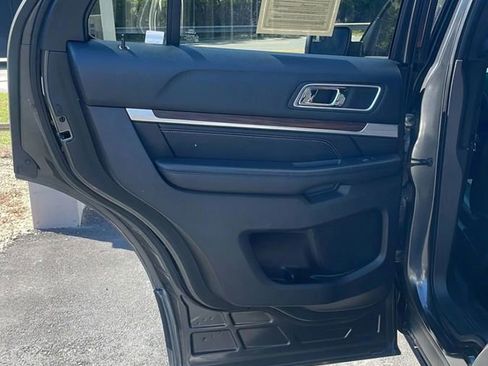 Used 2016 Ford Explorer Limited FWD image 11