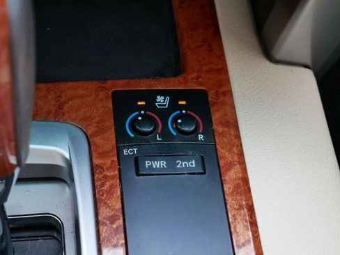 Used 2015 Toyota Land Cruiser image 61