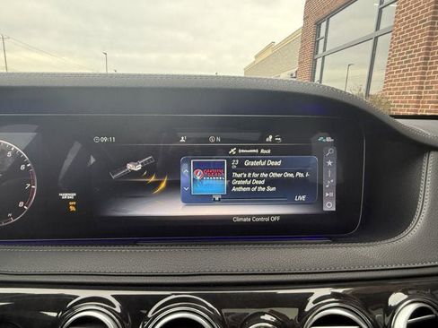 Used 2020 Mercedes-Benz S 450 Sedan image 25