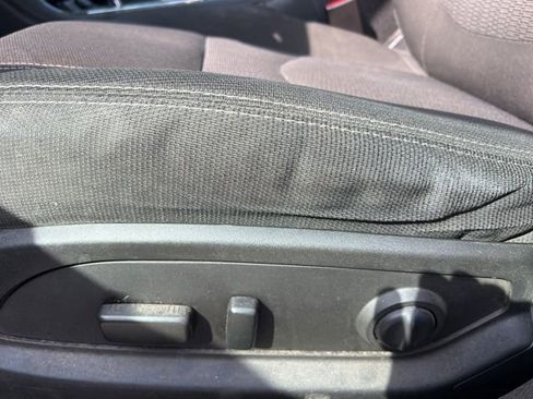 Used 2016 Chevrolet Traverse LT image 23