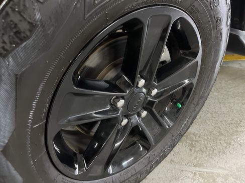 Used 2021 Jeep Wrangler Unlimited Sahara w/ Dual Top Group image 11