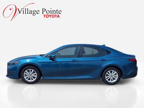 Used 2025 Toyota Camry LE FWD image 2