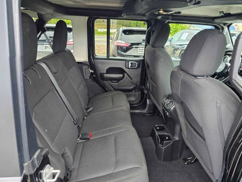 Used 2023 Jeep Wrangler Sport S image 13
