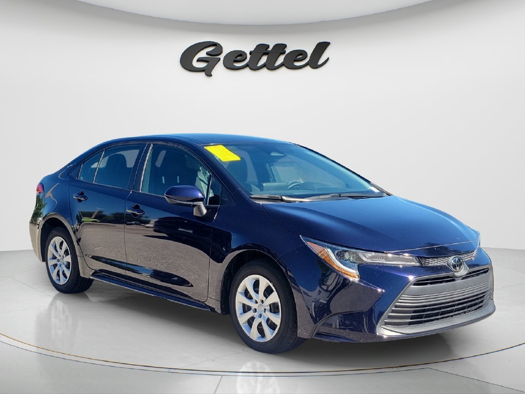 Certified 2023 Toyota Corolla LE FWD image 3