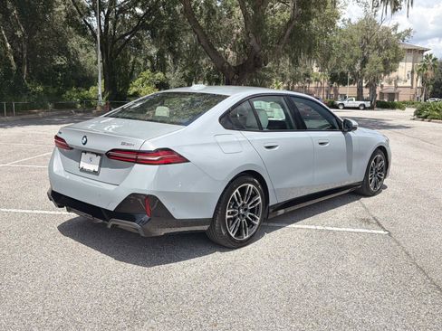 Used 2026 BMW 530i xDrive w/ M Sport Package AWD/4WD image 4