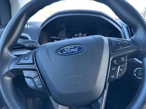 Used 2024 Ford Edge SE image 16
