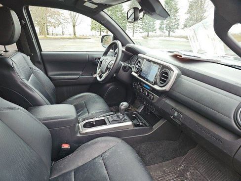Used 2023 Toyota Tacoma Limited image 11