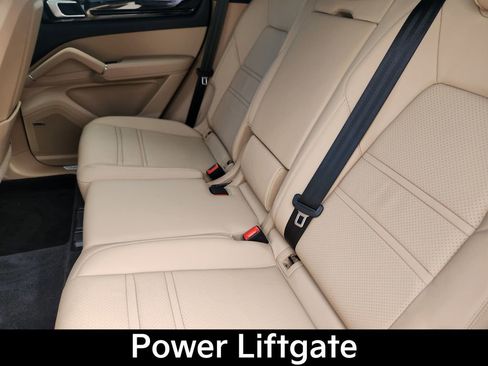 Used 2023 Porsche Cayenne Platinum Edition image 10