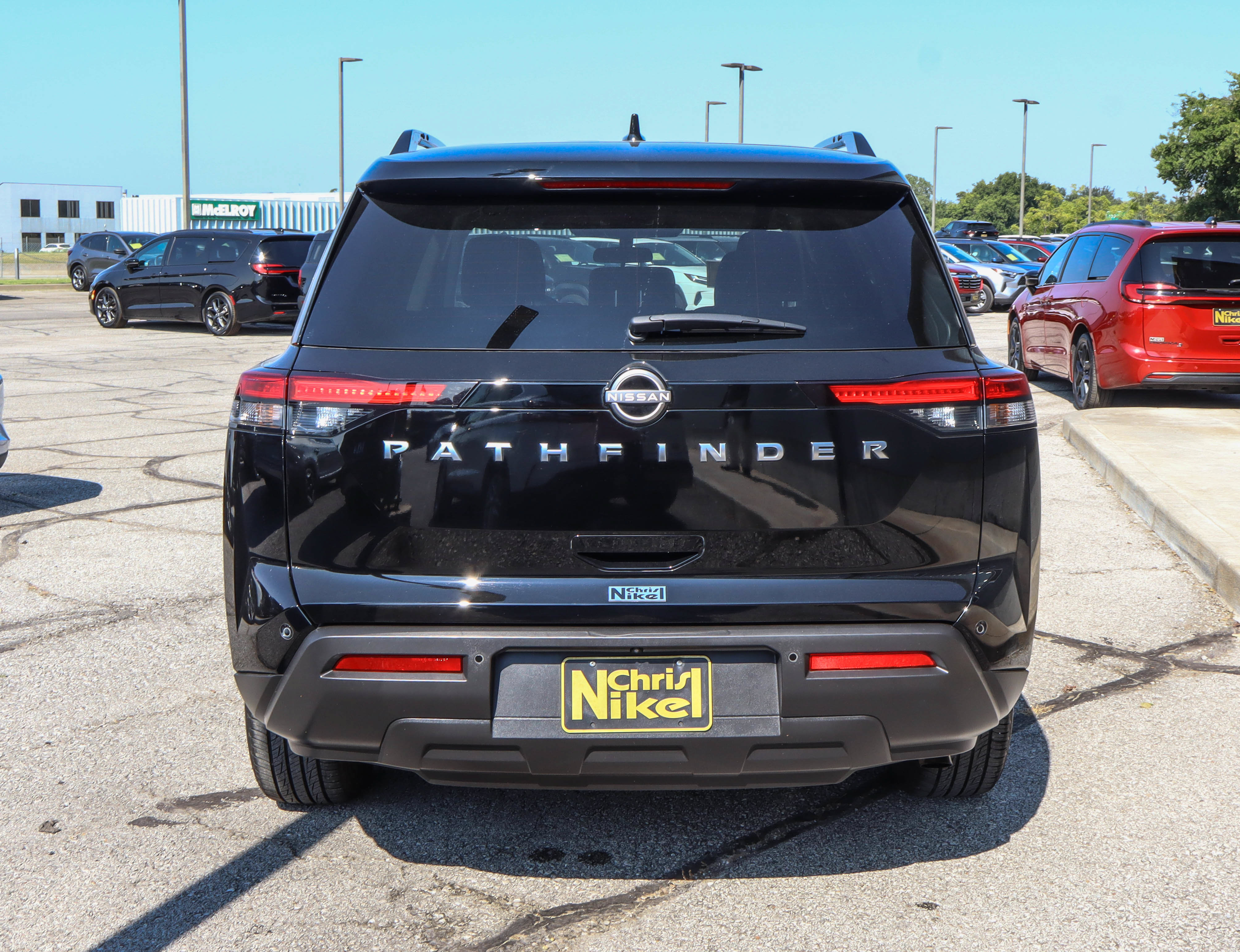 Used 2025 Nissan Pathfinder SV FWD image 5