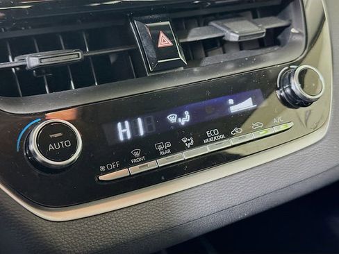 Used 2021 Toyota Corolla LE w/ Carpet Mat Package (TMS) image 17