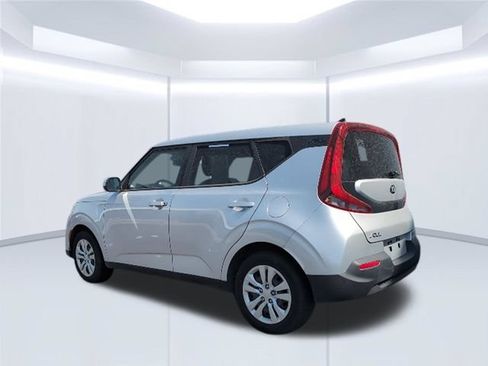 Used 2020 Kia Soul LX FWD image 3
