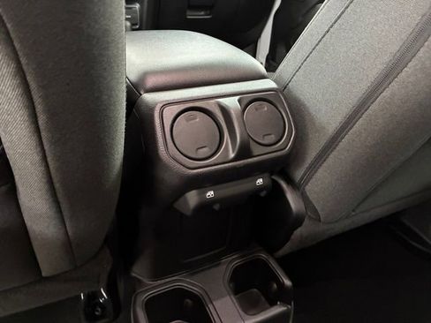 Used 2024 Jeep Wrangler Unlimited Sport AWD/4WD image 19