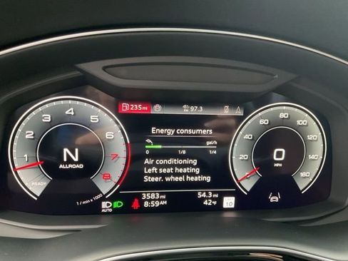 Used 2025 Audi Q8 Premium Plus image 12