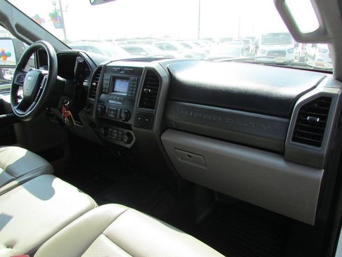 Used 2021 Ford F250 XL w/ Power Equipment Group RWD image 19