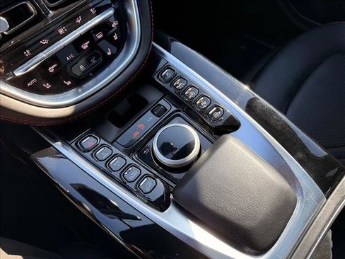 Used 2021 Aston Martin DBX image 24
