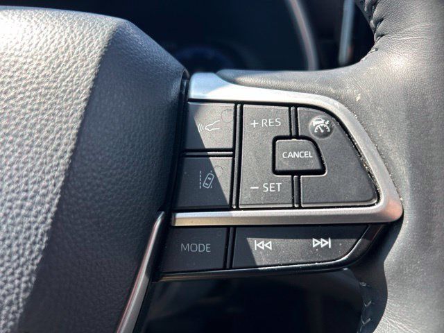 Used 2023 Toyota Highlander Limited AWD/4WD image 27