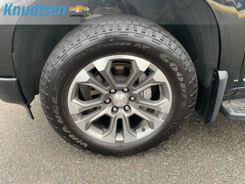 Used 2024 Chevrolet Silverado 1500 High Country w/ Technology Package image 16