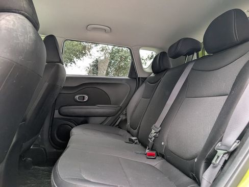 Used 2015 Kia Soul FWD image 11
