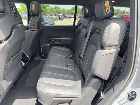 Used 2024 Rivian R1S Adventure AWD/4WD image 26