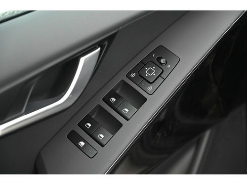 New 2025 Kia Niro EX w/ EX Cold Weather Package image 17