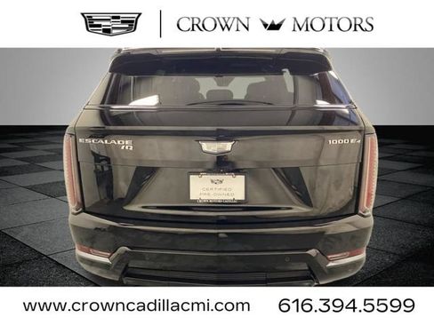 Certified 2025 Cadillac Escalade IQ Sport 2 AWD/4WD image 5