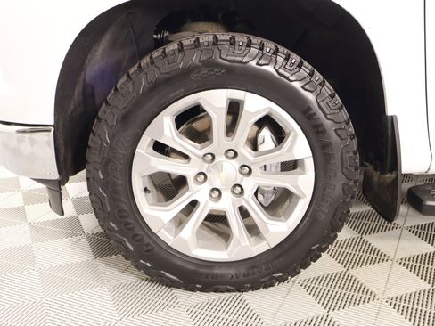 Used 2024 Chevrolet Silverado 1500 LTZ AWD/4WD image 18
