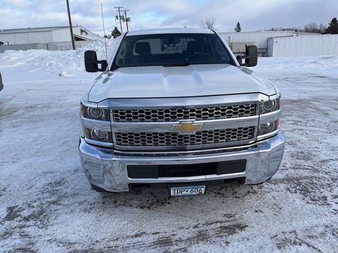 Used 2019 Chevrolet Silverado 2500 W/T image 2