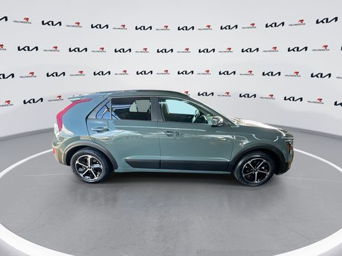 Certified 2023 Kia Niro EX image 9