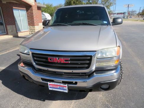 Used 2004 GMC Sierra 2500 SLE w/ Skid Plate Package image 2