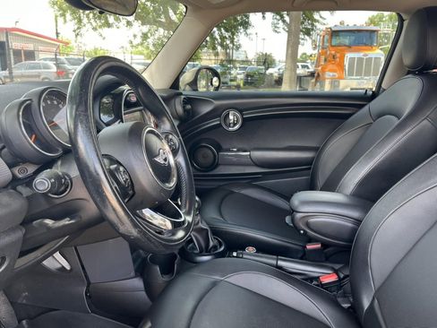 Used 2017 MINI Cooper 2-Door Hardtop FWD image 25