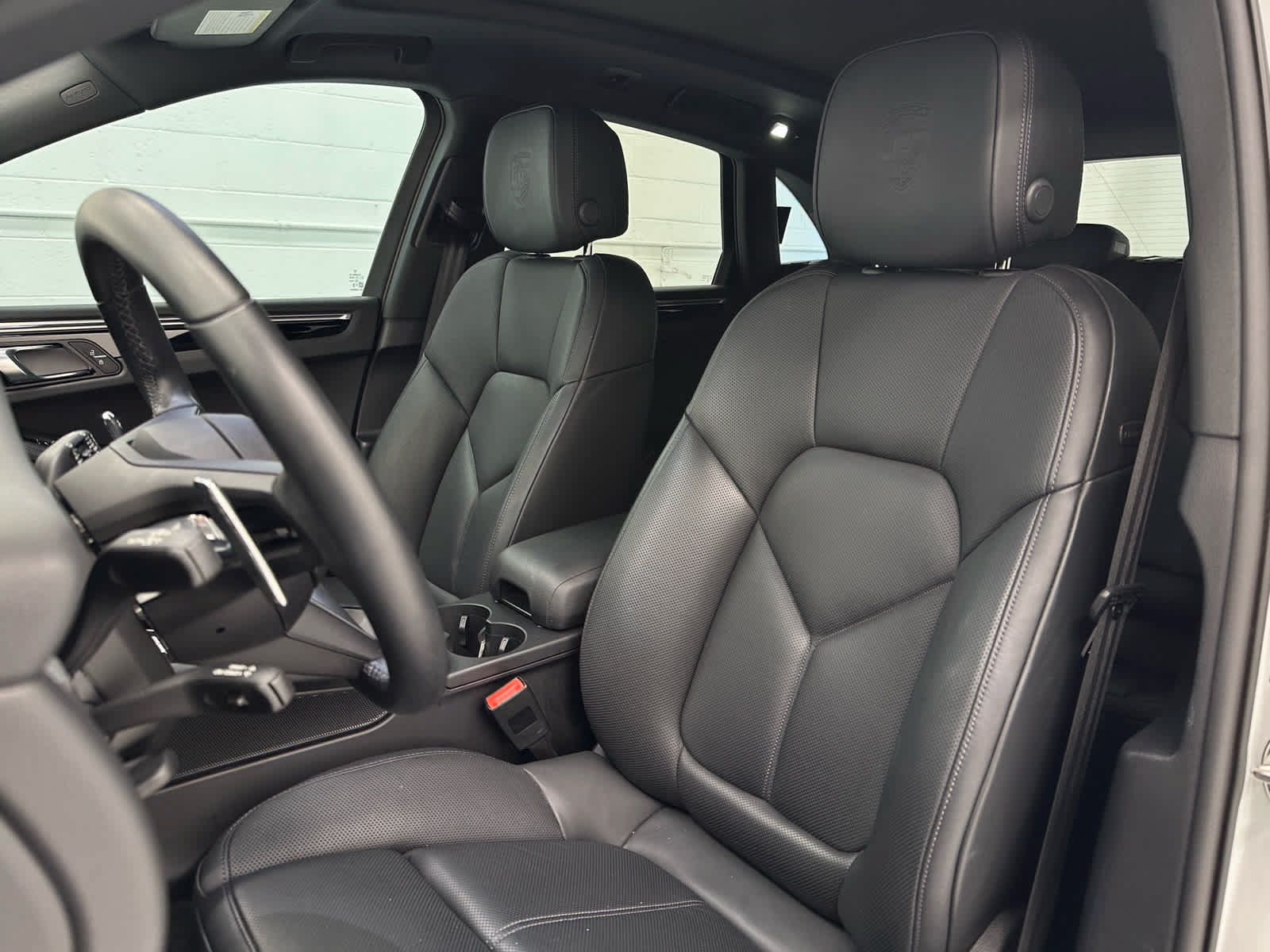 Used 2023 Porsche Macan S AWD/4WD image 13
