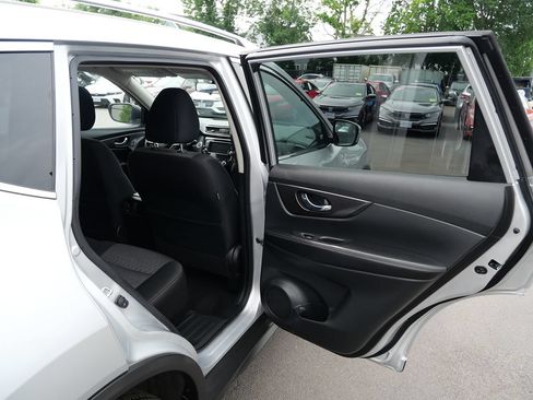 Used 2020 Nissan Rogue SV AWD/4WD image 33