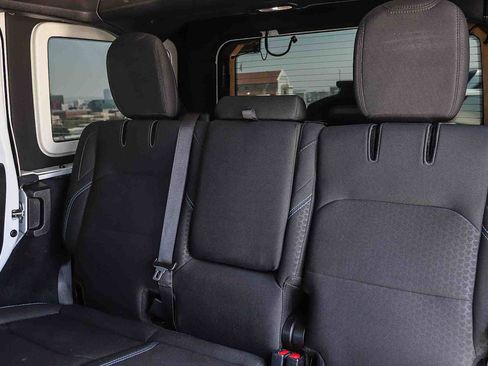 Used 2024 Jeep Wrangler Unlimited Rubicon 4xe AWD/4WD image 19