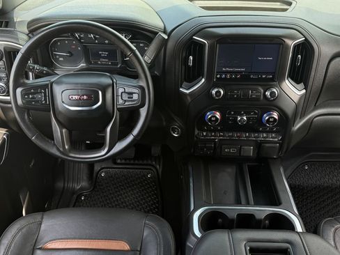 Used 2022 GMC Sierra 2500 AT4 w/ AT4 Preferred Package AWD/4WD image 14