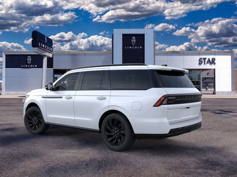Used 2026 Lincoln Navigator Reserve w/ Jet Appearance Package AWD/4WD image 4