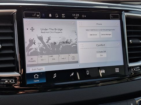 Used 2023 Chrysler Pacifica Touring-L FWD image 19