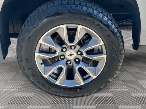 Used 2021 Chevrolet Silverado 1500 RST AWD/4WD image 33