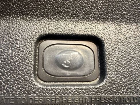 Used 2018 Ford Explorer XLT w/ Equipment Group 202A image 35