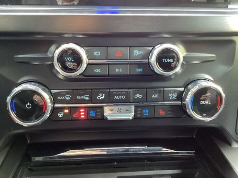 New 2026 Ford F250 Lariat w/ Black Appearance Package image 55