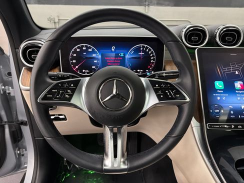 Used 2025 Mercedes-Benz GLC 350e 4MATIC image 28