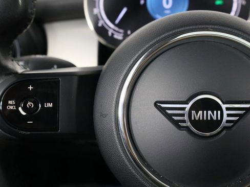 Used 2023 MINI Cooper 2-Door Hardtop w/ Signature Upholstery Package image 22