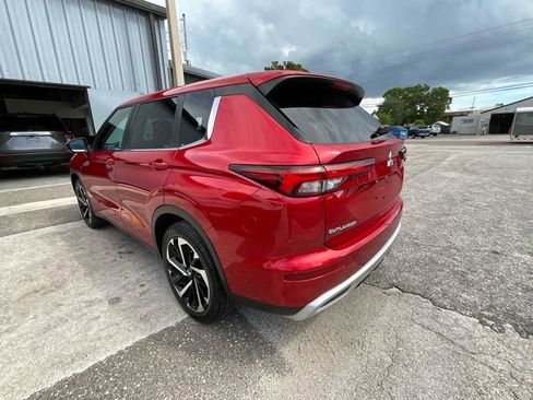 Used 2024 Mitsubishi Outlander SE image 7