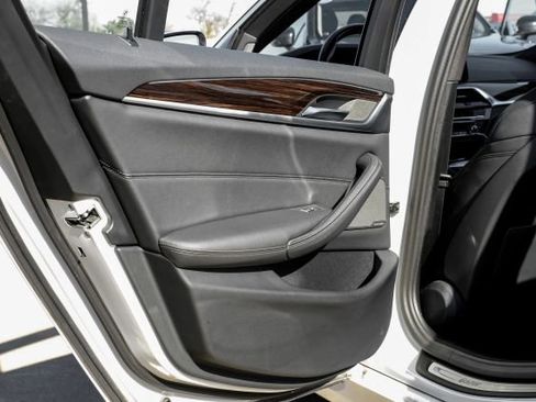 Used 2023 BMW 530e image 53