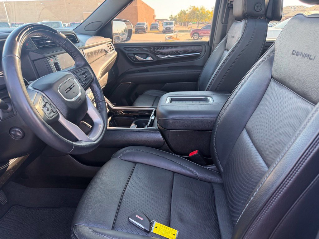 Used 2023 GMC Yukon XL Denali w/ Denali Reserve Package AWD/4WD image 28