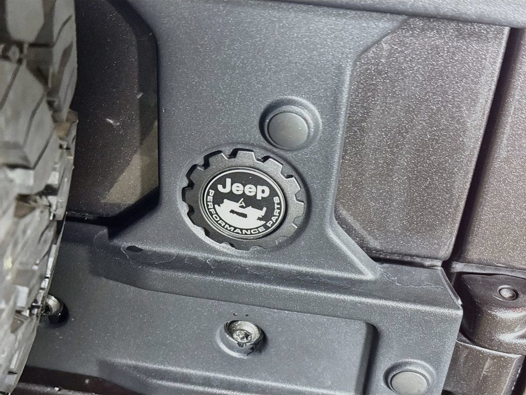 Used 2022 Jeep Wrangler Unlimited Rubicon w/ LED Lighting Group AWD/4WD image 24