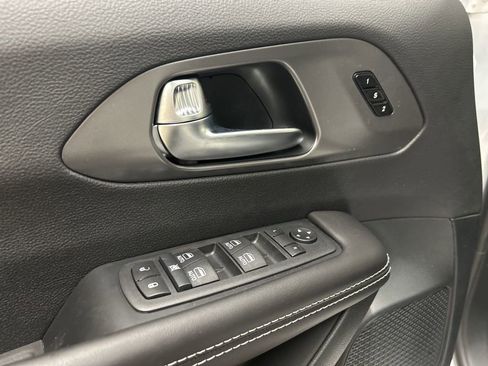 New 2026 Chrysler Pacifica Select FWD image 26