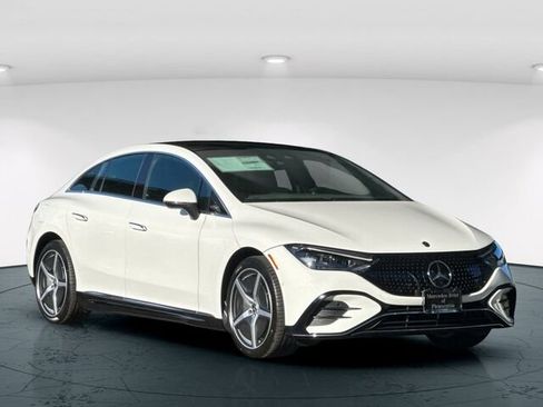 New 2026 Mercedes-Benz EQE 320 4D Sedan 4MATIC image 8