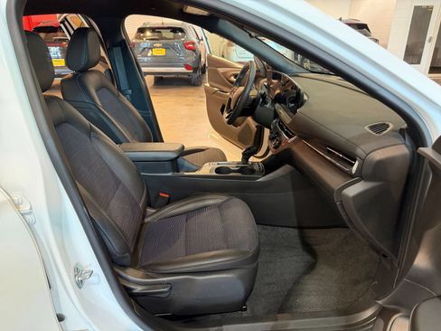 Used 2025 Buick Envista Preferred FWD image 34