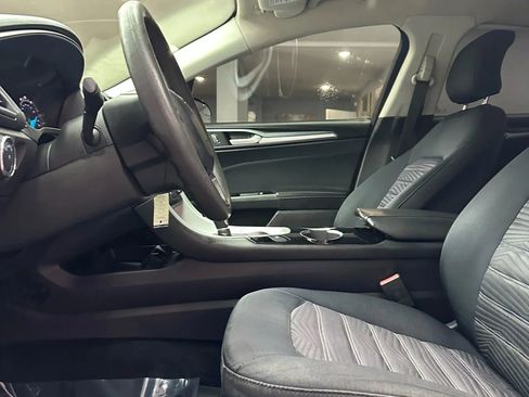 Used 2016 Ford Fusion SE image 11