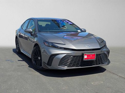 Certified 2026 Toyota Camry SE FWD image 1